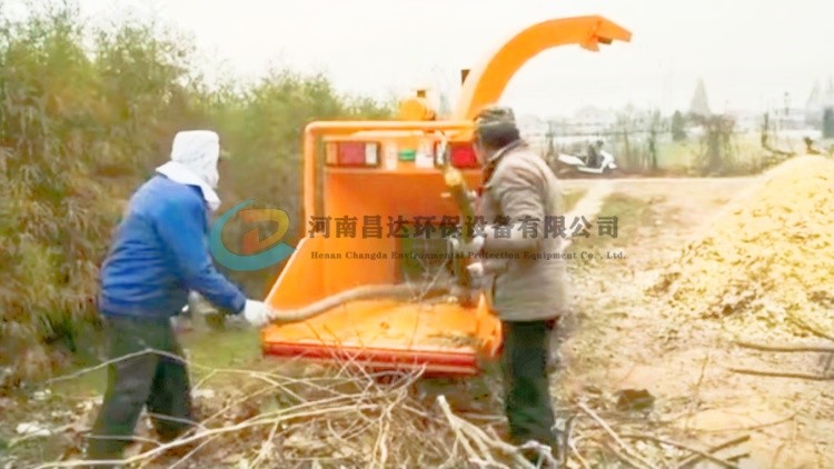 河南昌达HC6145型树枝粉碎机山东济南客户使用现场